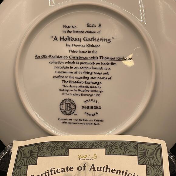 Thomas Kinkade Collector Plate A Holiday Gathering - Picture 3 of 4